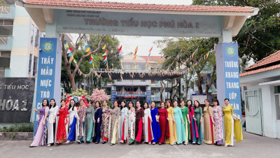 Hưởng ứng tuần lễ áo dài