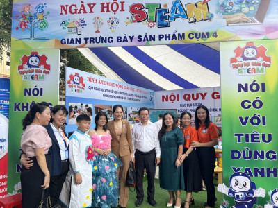Tham gia trải nghiệm ngày hội Stem