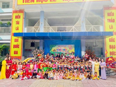 Đêm Hội Trăng Rằm 2025 – Lung Linh Sắc Màu Tuổi Thơ