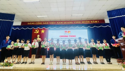 Liên đội Trường TH Phú Hòa 1 tham gia tập huấn " Ban chỉ huy liên đội" nhiệm kỳ 2025-2026