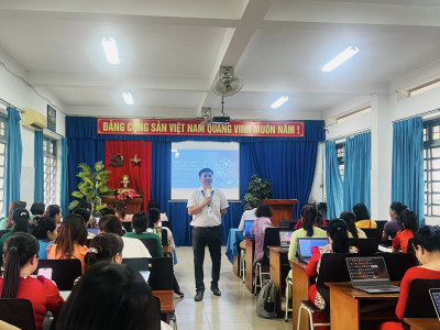 Chuyên đề " Sống để yêu thương"