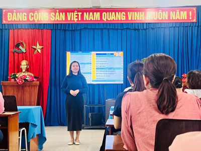 Toàn thể BGH-GV nhà trường tham gia tập huấn bộ SGK thống nhất năm học 2026-2027