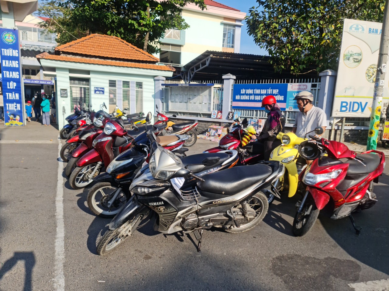 z4126718913037 9958f953cf1827a4e9b98f009f674e00