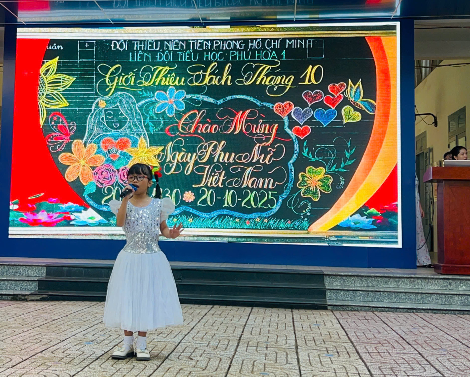 Chào cờ tuần 7- Giới thiệu sách tháng 10/2025