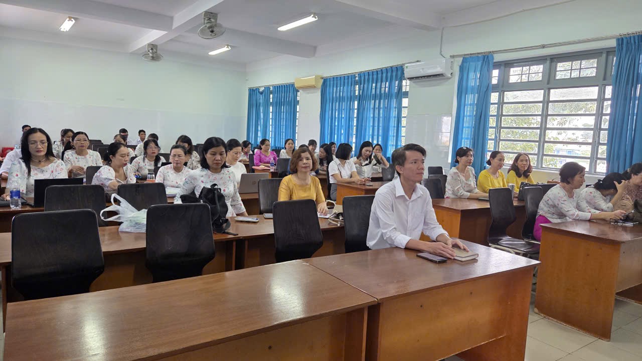 Trường Tiểu học Phú Hoà 1 tham dự "Hội nghị Tổng kết năm học 2024 – 2025 và triển khai nhiệm vụ năm học 2025 – 2026